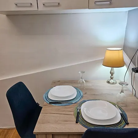 Central - Modern Studio With Stunning Private Maltese Garden & Roof Terrace * Gzira