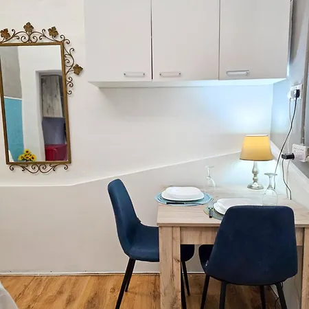 Apartamento Central - Modern Studio With Stunning Private Maltese Garden & Roof Terrace