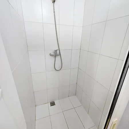 Apartamento Central - Modern Studio With Stunning Private Maltese Garden & Roof Terrace Gzira