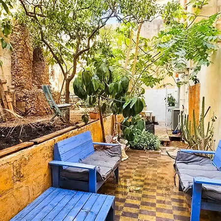 Apartamento Central - Modern Studio With Stunning Private Maltese Garden & Roof Terrace *