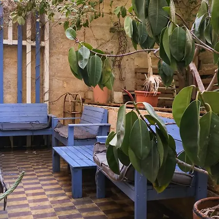 Central - Modern Studio With Stunning Private Maltese Garden & Roof Terrace アパート *